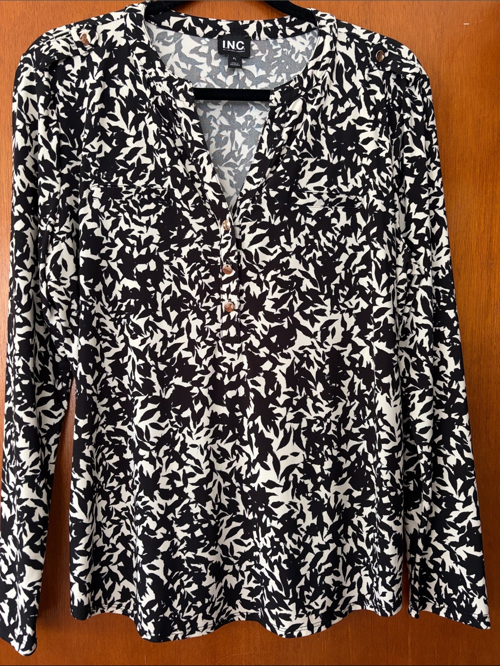 INC International Concepts Black & White Abstract Print Long Sleeve Top